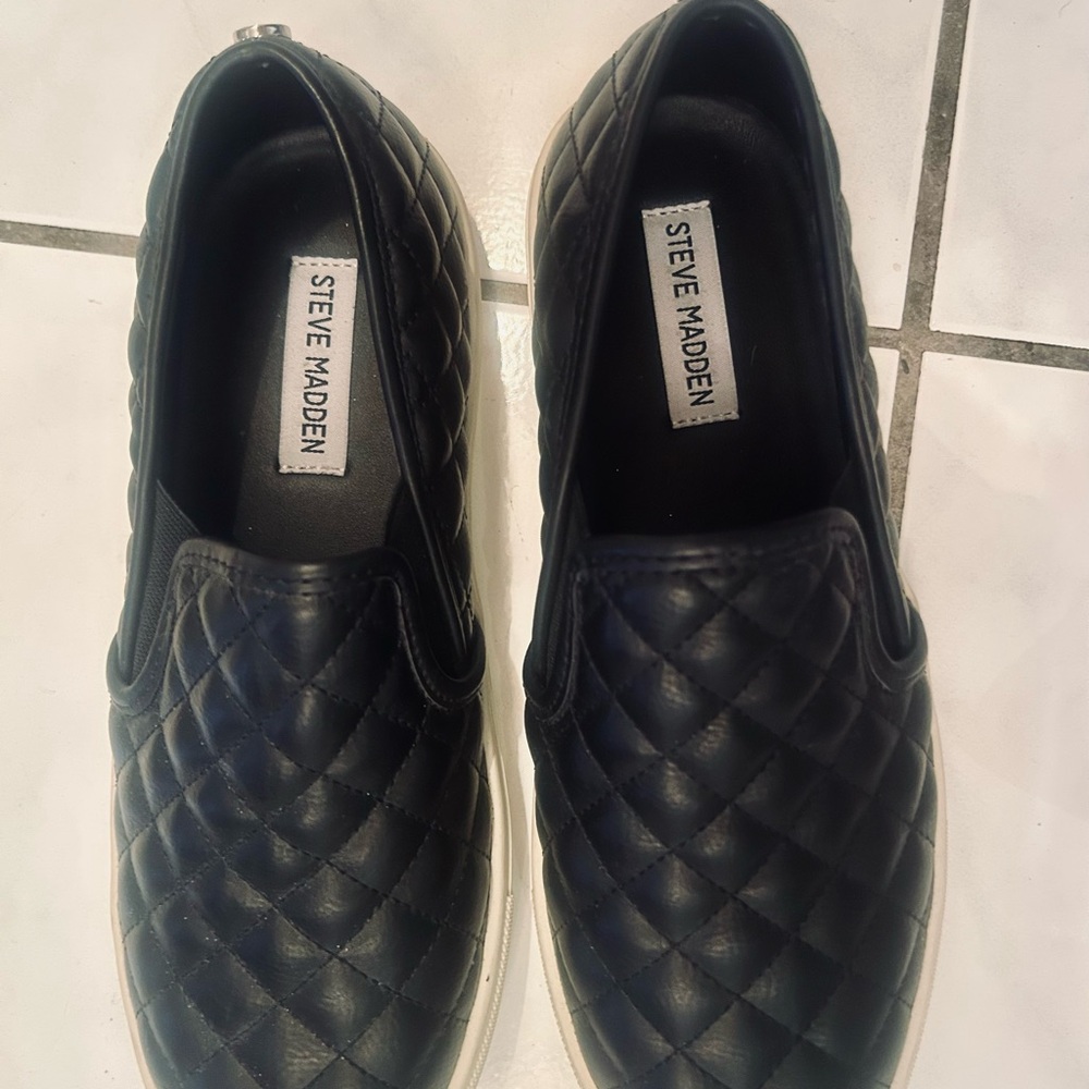 Steve Madden Black Quilted Slip-Ons/So Comfortable Size 9